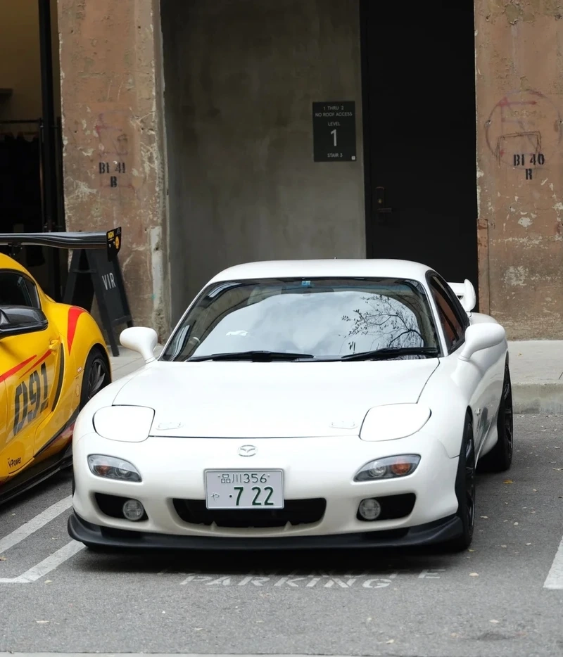 Xe cổ độc đáo và giá trị Mazda RX7 xe cổ