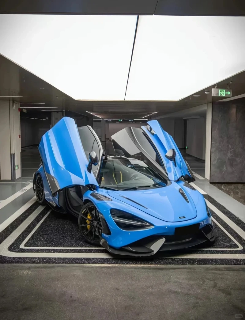 Tốc độ cực đỉnh trên đường phố McLaren 720S tốc độ cao