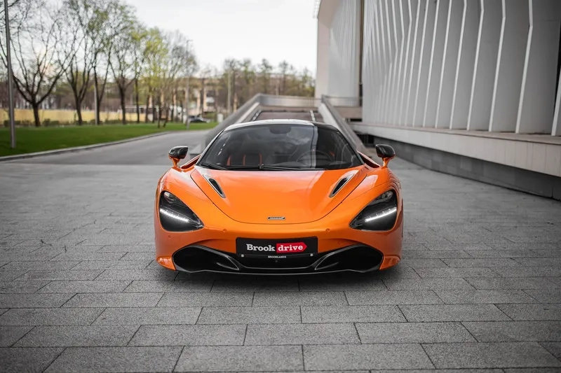 McLaren P1 tại triển lãm thu hút mọi tín đồ siêu xe