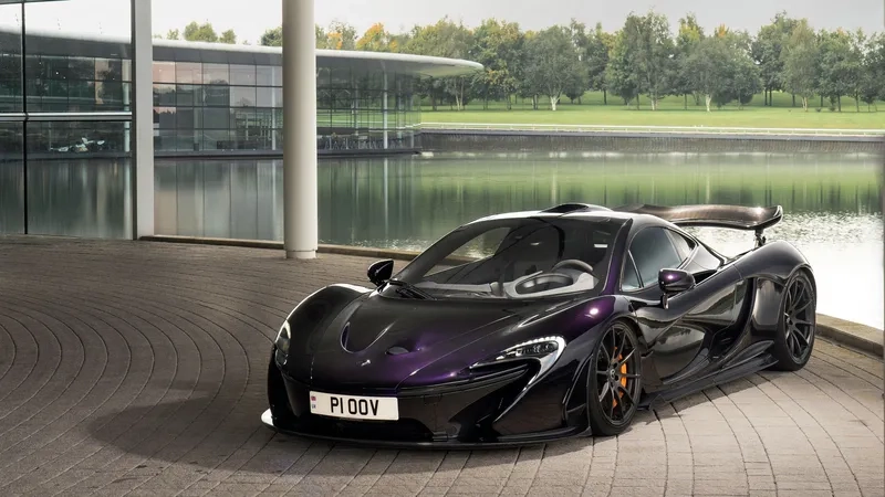 Toàn cảnh McLaren P1 khiến bạn muốn chạm tay ngay