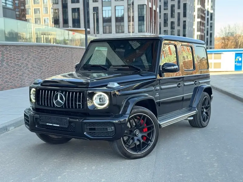 Ảnh xe mercedes g63 nổi bật giữa mọi không gian