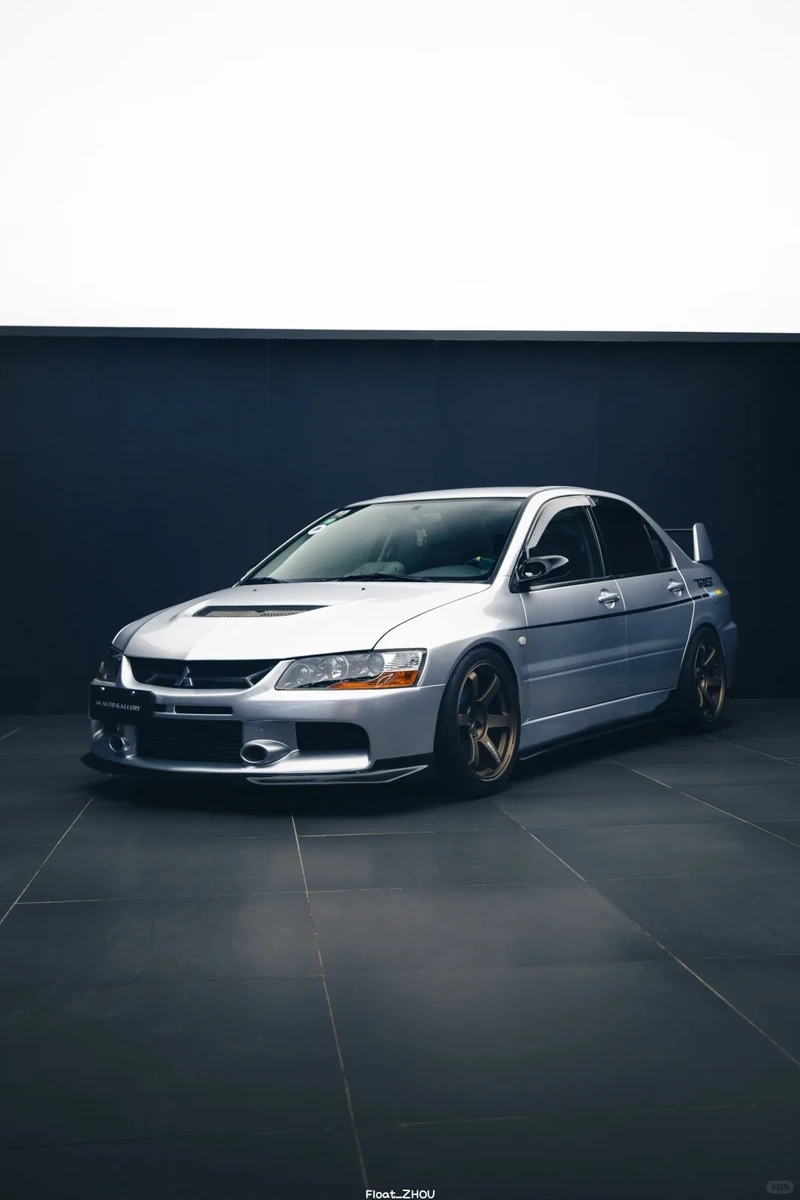 Sedan năng động cùng Mitsubishi Lancer Evolution sedan thể thao