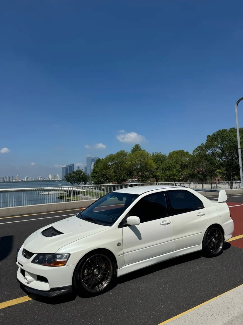 Tốc độ vượt trội cùng Mitsubishi Lancer Evolution tốc độ cao
