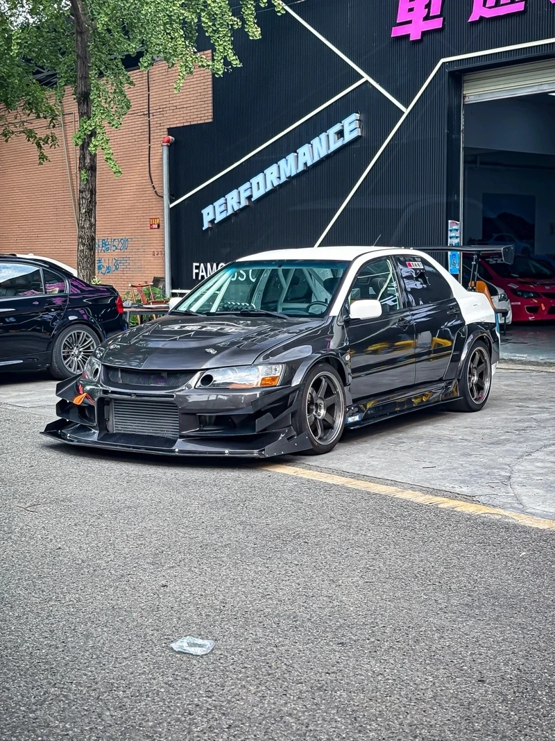 Phong cách ấn tượng Mitsubishi Lancer Evolution phong cách thể thao