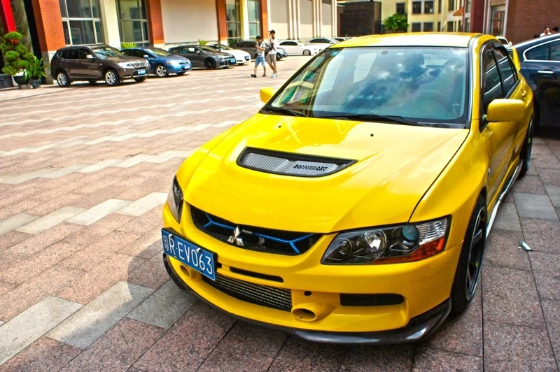 Màu sắc nổi bật Mitsubishi Lancer Evolution màu sắc nổi bật