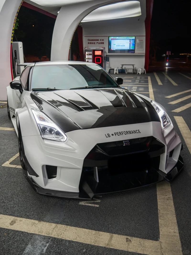 Trải nghiệm tốc độ cùng Nissan GTR thể thao