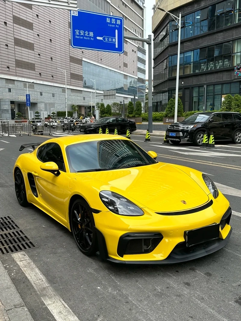 Ngoại thất đẹp thu hút mọi ánh nhìn Porsche 718 ngoại thất đẹp