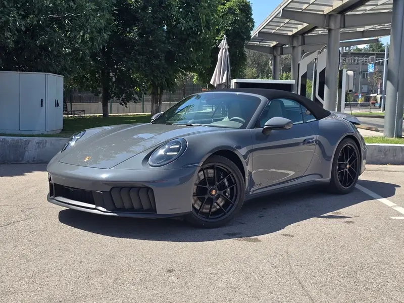 Ảnh xe porsche 911 hiện đại mang đậm chất công nghệ