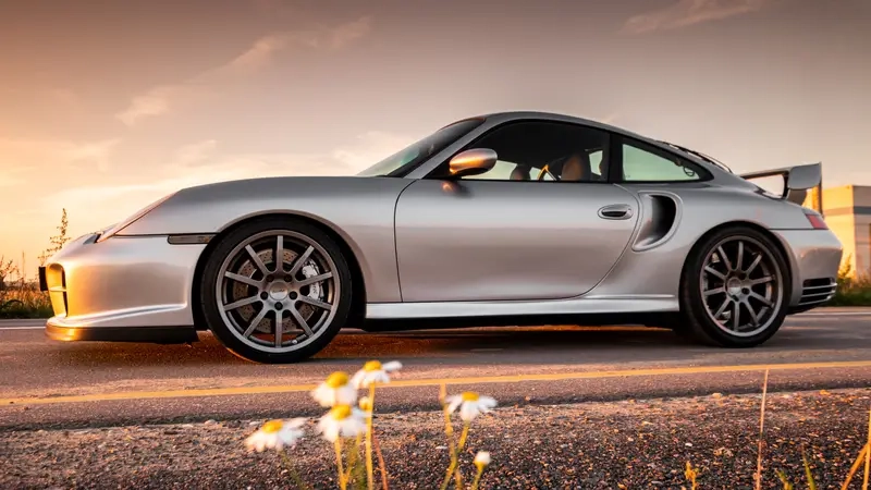 Ảnh xe porsche 911 màu sắc nổi bật cá tính