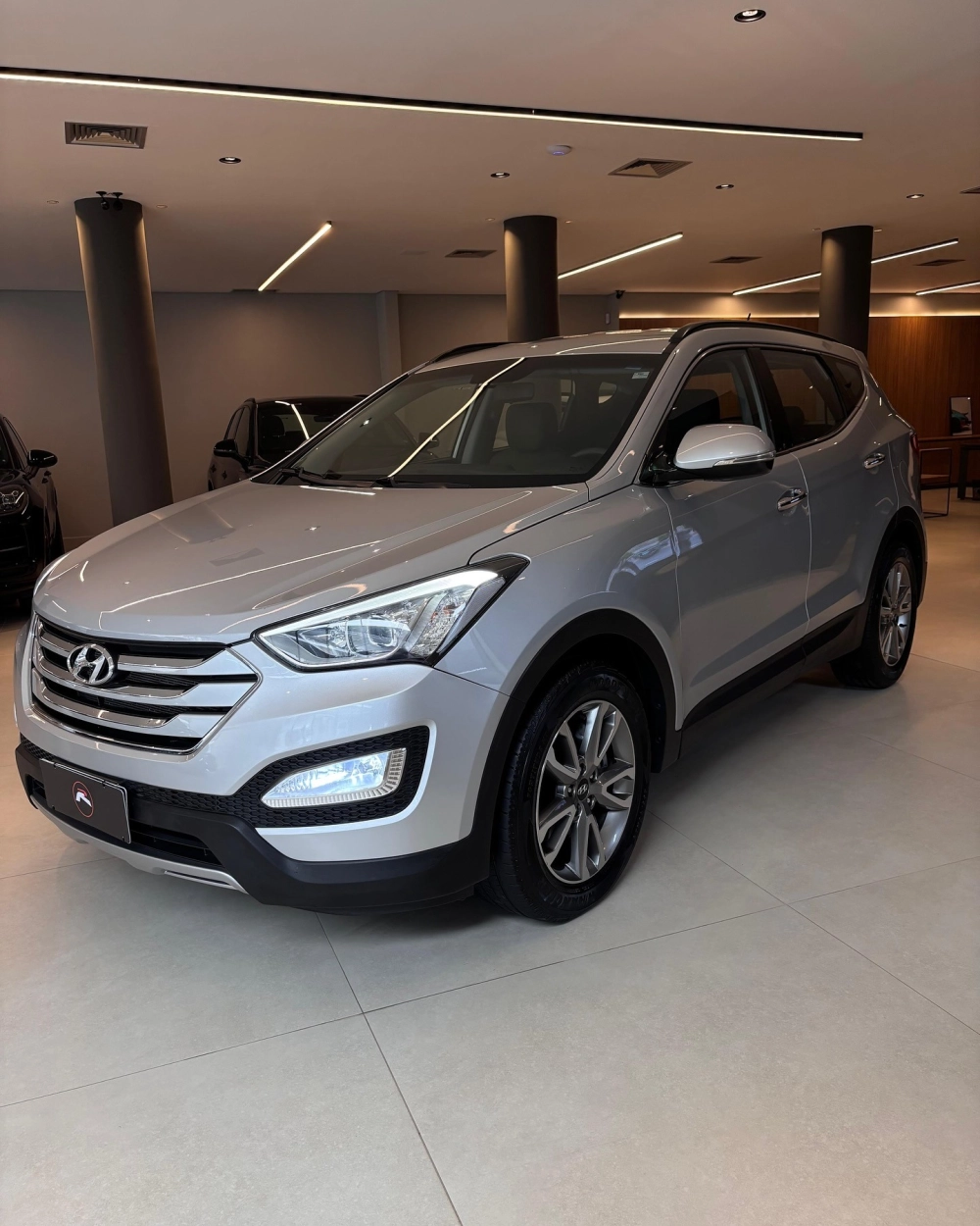 SantaFe độ mâm đen 5 chấu cùng bộ bodykit hầm hố ấn tượng