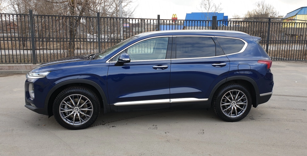 SantaFe đen độ mâm 5 chấu phay xước thiết kế mạnh mẽ