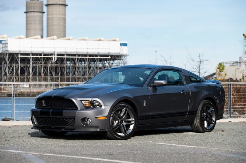 Xe shelby gt500 độ phân giải cao, chi tiết sắc nét đến từng đường nét