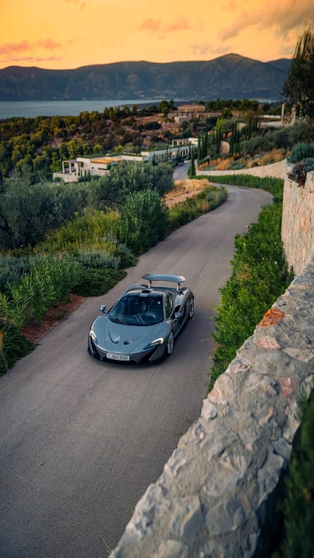 Màn hình sống động nhờ tải ảnh xe đẹp hd