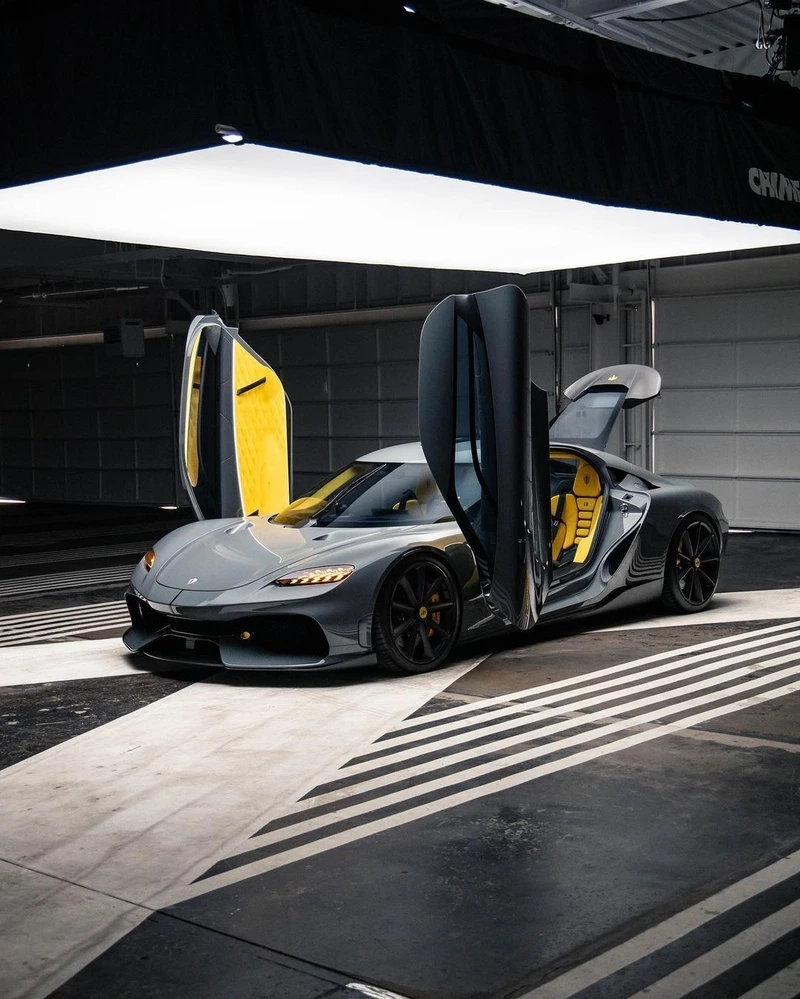 Thiết kế năng động với xe 2 cửa phong cách thể thao