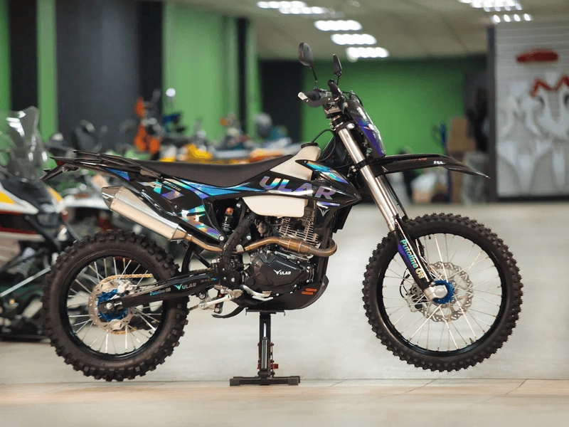 Xe cào cào offroad bứt phá địa hình khó