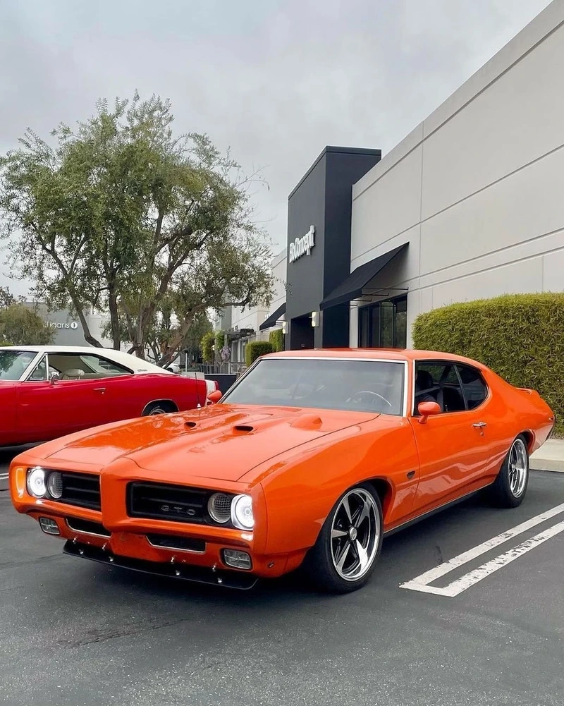 Phong cách thể thao của xe cơ bắp mỹ phong cách thể thao