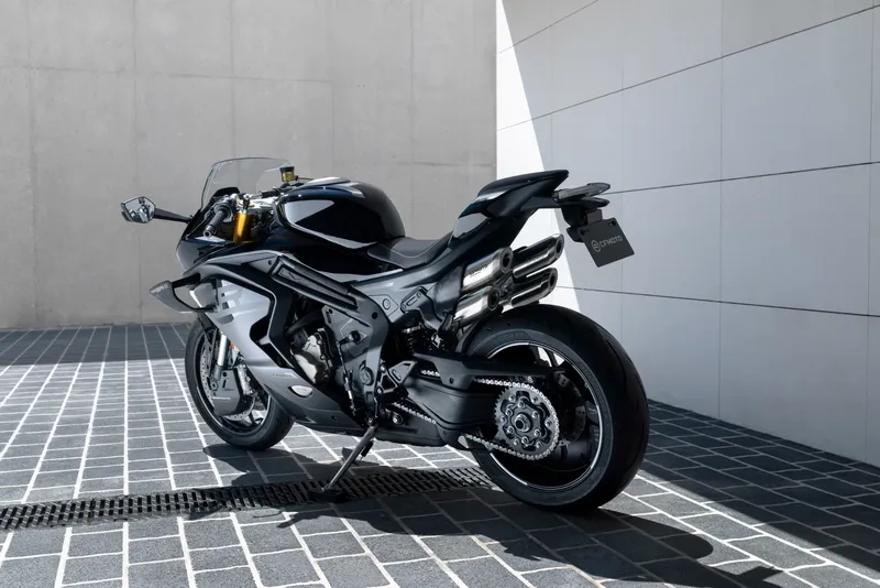 Sức mạnh động cơ Yamaha R1