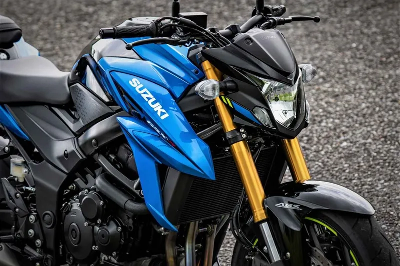 Mẫu xe mô tô 4 máy hợp bằng A2