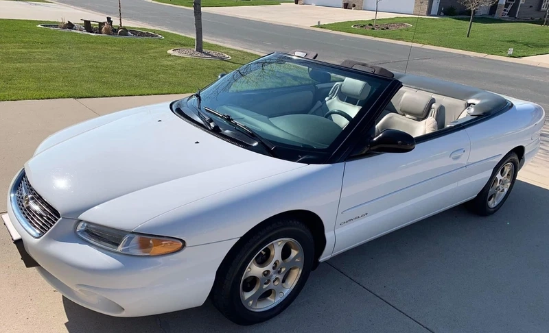 Sang trọng vượt trội xe mui trần sang trọng