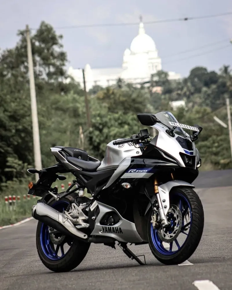 Tham khảo R15 cũ giá bao nhiêu