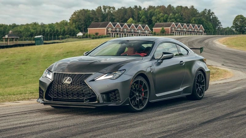 Lexus RC F thiết kế thể thao với ngoại hình coupe đầy ấn tượng