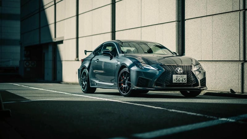 Lexus RC F động cơ V8 mang đến âm thanh phấn khích và hiệu năng vượt trội