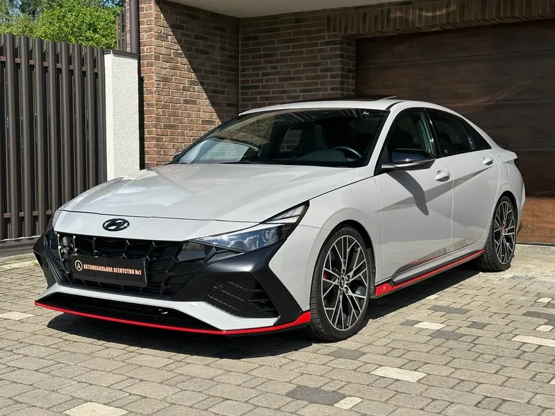 Cập nhật bảng giá xe Hyundai Elantra N mới nhất hôm nay