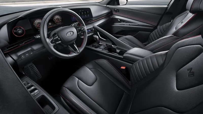 Phân tích ưu nhược điểm xem Hyundai Elantra N có đáng mua không