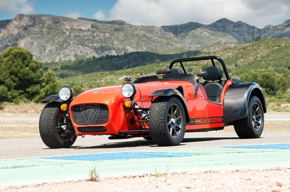 Huyền thoại xe thể thao Anh Quốc Caterham 7 độc đáo