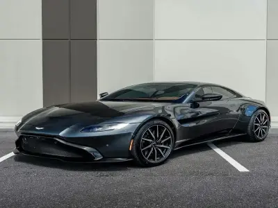 Aston Martin Vantage mẫu xe thể thao Anh quốc đầy mê hoặc