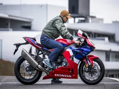 Honda CBR1000RR - Chiêm ngưỡng vẻ đẹp của "Lửa" Nhật