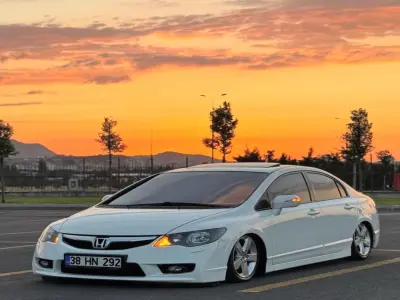 Hình ảnh Honda Civic độ mâm và hạ gầm chuẩn phong cách JDM