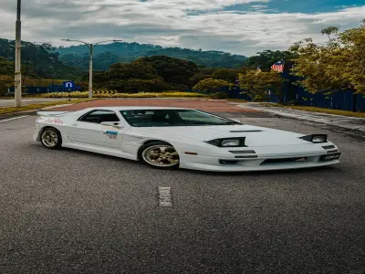 Xe Mazda RX7 - Mẫu xe thể thao cổ điển được săn lùng nhất