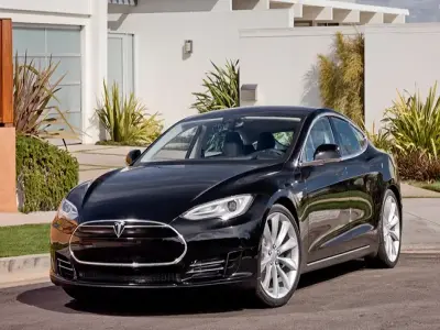 Ngắm nhìn ảnh Tesla với thiết kế tương lai nổi bật