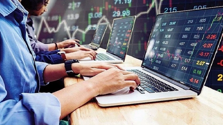 Hỗ trợ đầu tư chứng khoán cho người cao tuổi an toàn