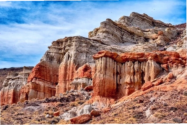 Sa Mạc Mojave với sự hình thành đá độc đáo