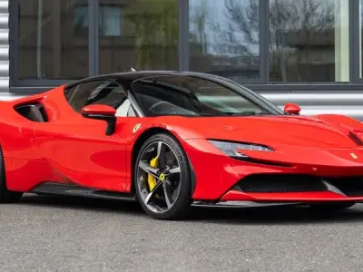 Tổng hợp ảnh xe Ferrari SF90 Stradale độc đáo và mới nhất