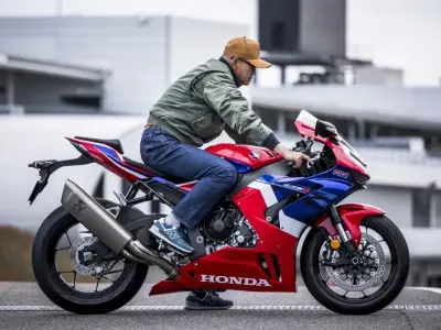 Honda CBR1000RR - Chiêm ngưỡng vẻ đẹp của "Lửa" Nhật