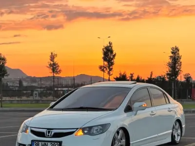 Hình ảnh Honda Civic độ mâm và hạ gầm chuẩn phong cách JDM