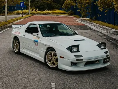 Xe Mazda RX7 - Mẫu xe thể thao cổ điển được săn lùng nhất