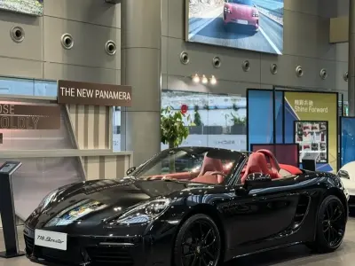 Siêu xe thể thao Porsche 718 mang trải nghiệm tốc độ đỉnh cao